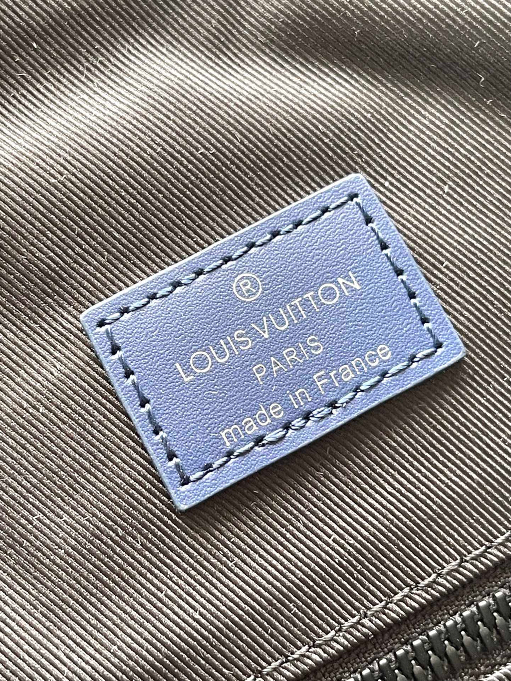 LOUIS VUITTON CHRISTOPHER MM 44 IN SAPPHIRE BLUE TAURILLON