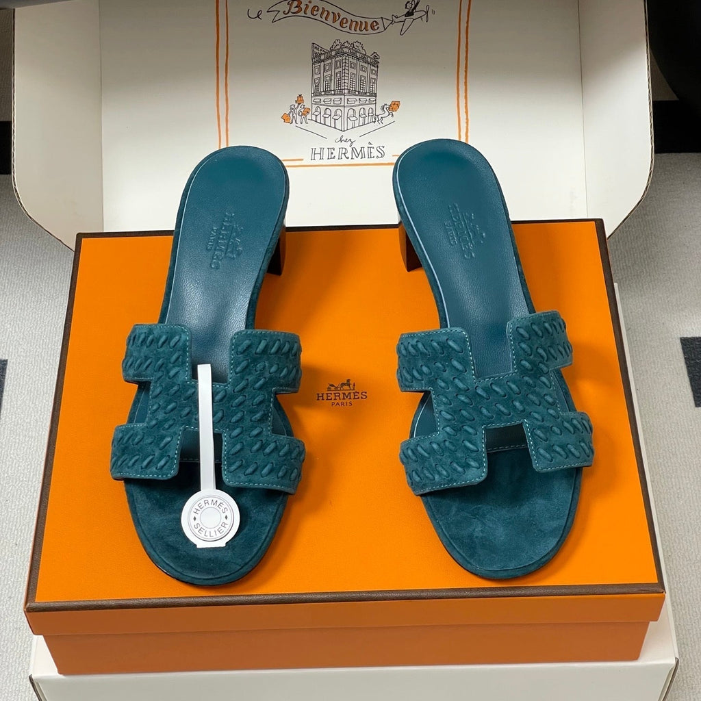 HERMES 25S ORAN HIGH‑HEEL SANDAL IN DARK BLUE SUEDE AND LAMBSKIN
