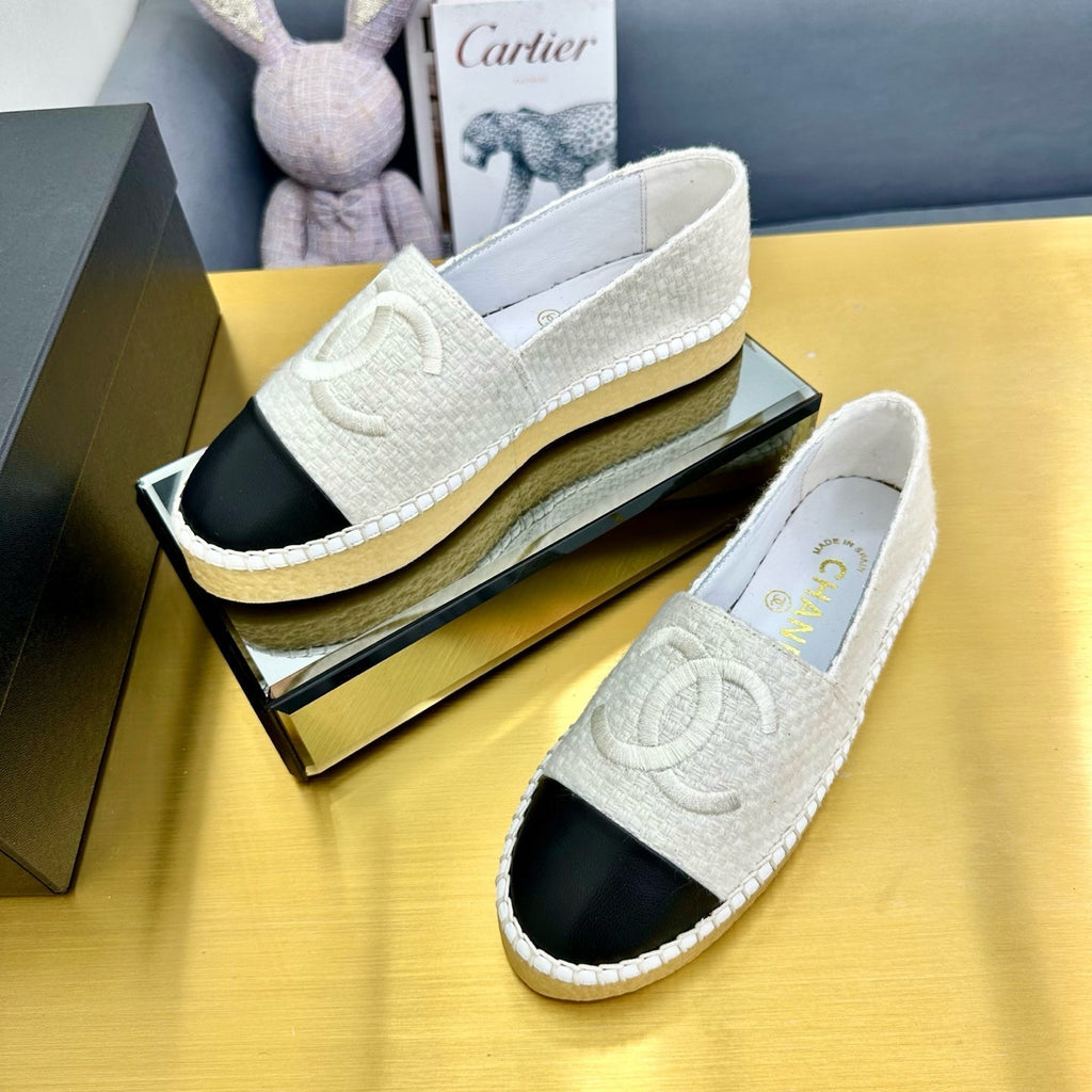 CHANEL ESPADRILLES PLATFORM 25S IN WHITE TWEED MIX BLACK CALFSKIN