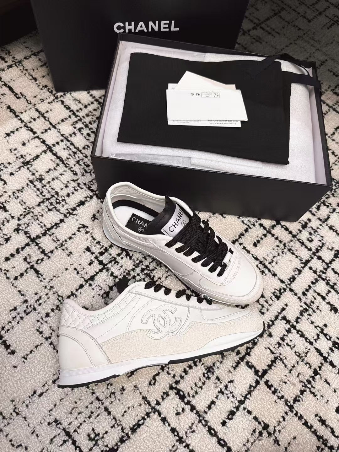 CHANEL TRAINERS SNEAKER IN WHITE CALFSKIN AND SUEDE