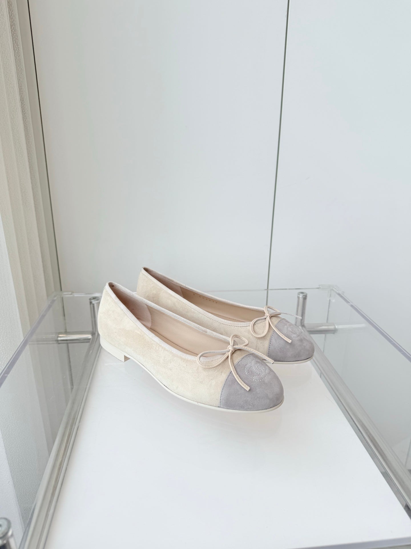 CHANEL BALLET FLAT IN DOVE GRAY MIX PALE YELLOW SUEDE