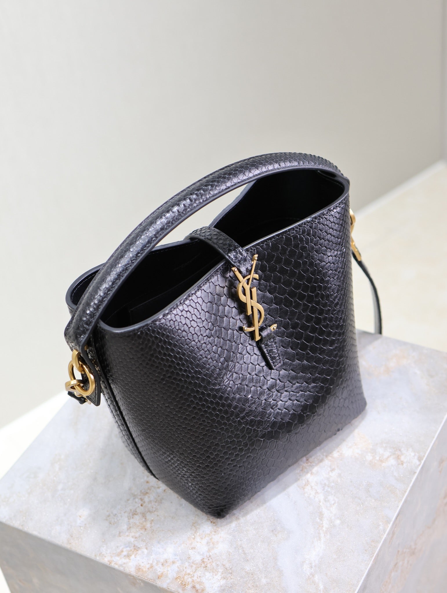 YSL 25S LE 37 20 IN BLACK SNAKE EMBOSSED CALFSKIN GOLD HARDWARE