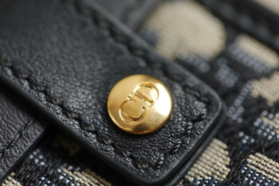 DIOR 30 MONTAIGNE 19CM BLUE OBLIQUE EMBROIDERY